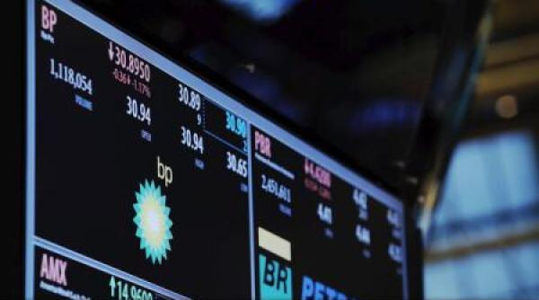 pre ul petrolului la cel mai scazut nivel din ultimii apte ani