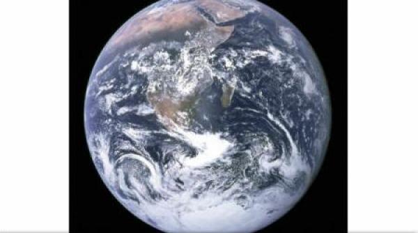 nasa imaginea saptamanii pamantul vazut de echipajul misiunii apollo 17