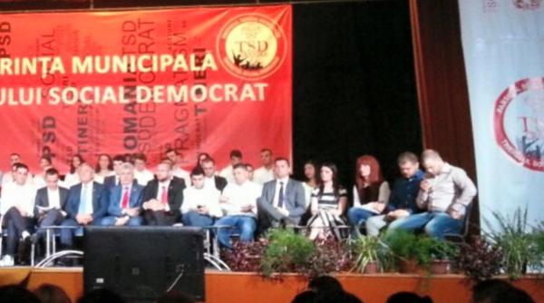 conflict politic un lider anun a s a decis dizolvarea organiza iei