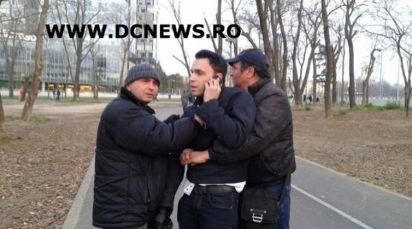 ratb anun dupa ce mai mul i controlori au sechestrat un barbat