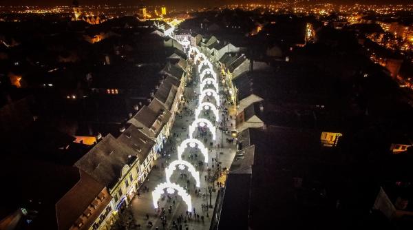 sibiul mereu surprinzator tunel de lumini din 100 000 de becule e