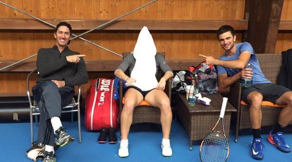 fotografie senza ionala cu simona halep postata de darren cahill