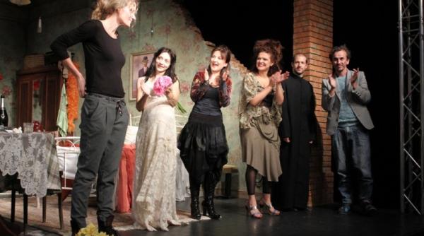 teatrul metropolis lovitura pe final de an