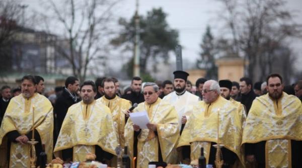 bor slujbe de pomenire pentru eroii din decembrie 1989