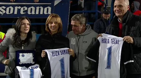 simona halep premiata de gica hagi inaintea meciului dintre steaua i viitorul