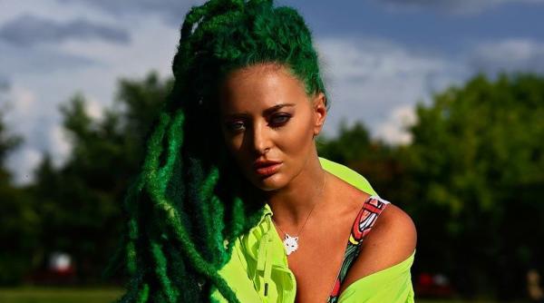 delia in culmea fericirii ce imagini a postat pe internet