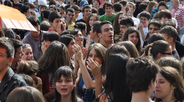 bucure tenii sunt lasa i fara bucuria ultimilor ani