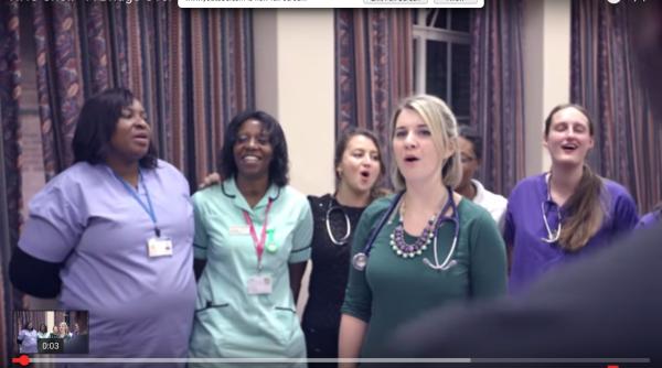 top craciun justin bieber invins de un cor de medici si infirmiere video