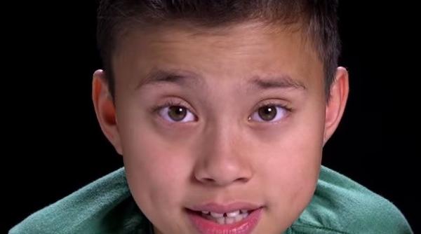 un copil de 9 ani castiga 1 3 milioane de dolari pe an din joaca dolari pe an ce face el