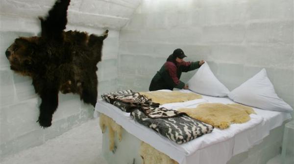 balea lac aglomera ie la hotelul de gheata cat costa o camera