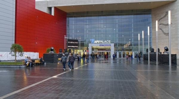 halucinant ce s a intamplat intr un mall din bucure ti in prima zi a anului