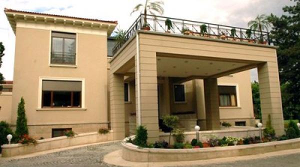 vila lac 3 informa ii din interior de la dej pana la basescu i iohannis