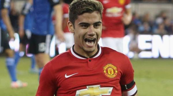 gol minunat marcat de un jucator de la manchester united a inscris direct din corner video