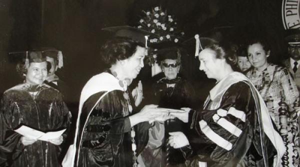 elena ceau escu moment cheie in balcon colonele vezi ce i dincolo