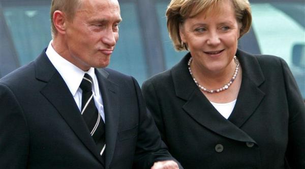 vladimir putin ar fi speriat o pe angela merkel cu cainele sau