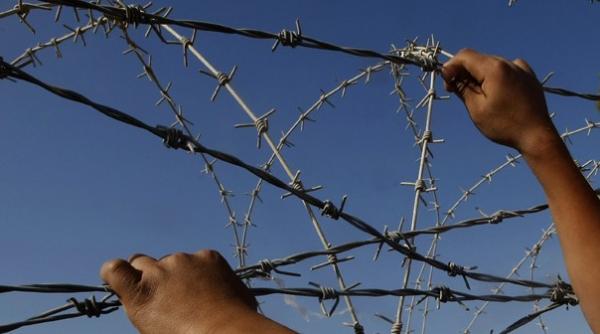 apele iau gardul de sarma ghimpata de la grani a slovenia croa ia masura urgenta