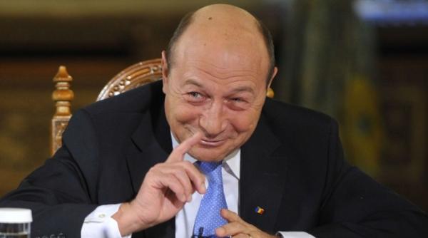 traian basescu guvernul ciolos a jucat la pacanele