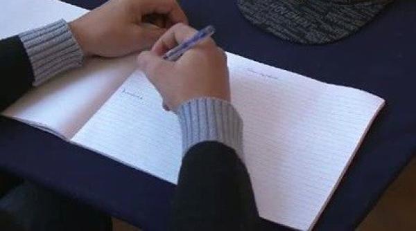 anglia un elev s a trezit cu poli ia la u a dupa ce a dat o lucrare la coala