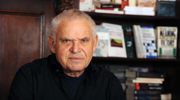 un roman este cel mai respectat si influent om de pe planeta