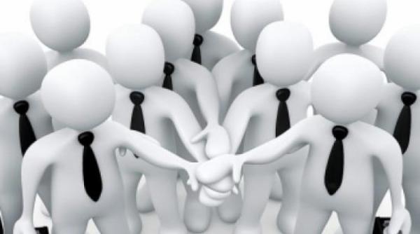 cutremur in politica vrea sa desfiin eze partidul