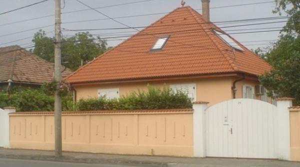 sibiu turi ti du i la poli ie dupa ce au pozat casa lui iohannis