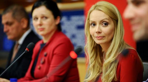 daciana sarbu semne de intrebare un refuz continuu i inexplicabil