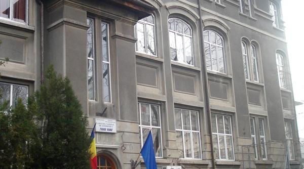 efectul presei de internet profesor desfiin at pentru o gluma