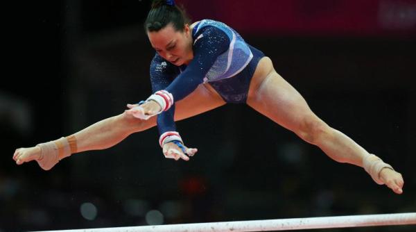 una dintre cele mai bune gimnaste din lume in stare grava la spital