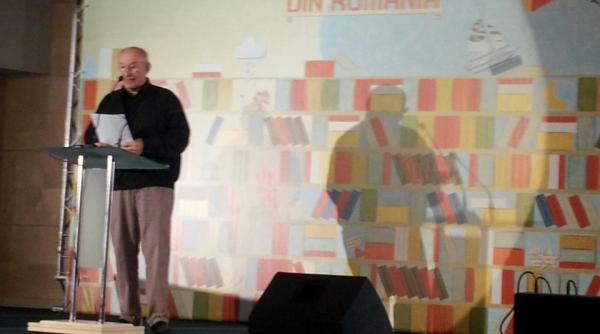 victor rebengiuc inainte de un interviu ziceti si voi ca sunt in doliu si gata