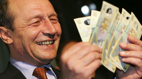 traian basescu pensie mai mare decat salariul lui klaus iohannis