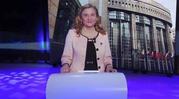 o politiciana din romania se intreaba de ce se indragostesc oamenii de ea