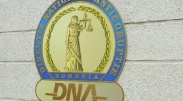 inspector anaf re inut de dna pentru luare de mita
