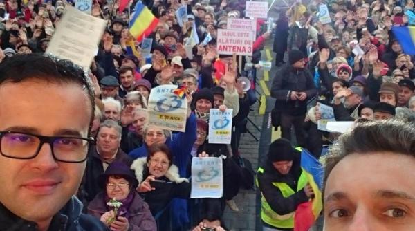 s a aflat adevarul ca i oameni au fost de fapt alaturi de antena 3 la evenimentul din pia a constitu iei