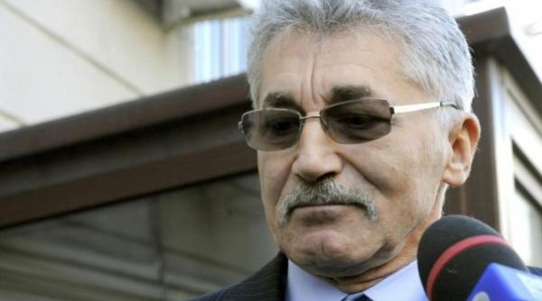 ioan oltean la dna impreuna cu unul dintre avoca ii sai