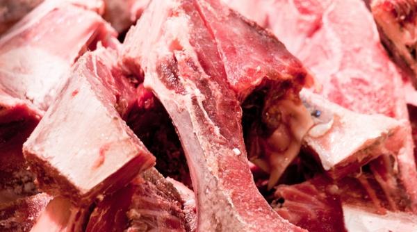 ancheta la buzau tone de carne aruncata