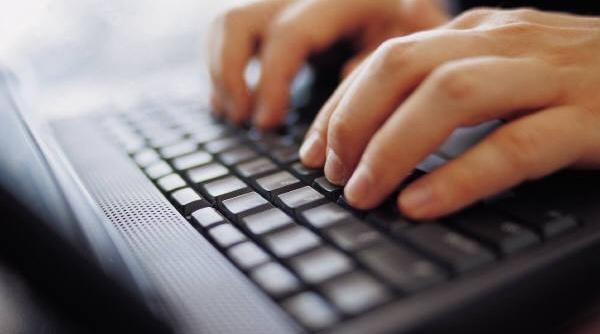 care este scopul micii ridicaturi pe tastele f si j ale tastaturii