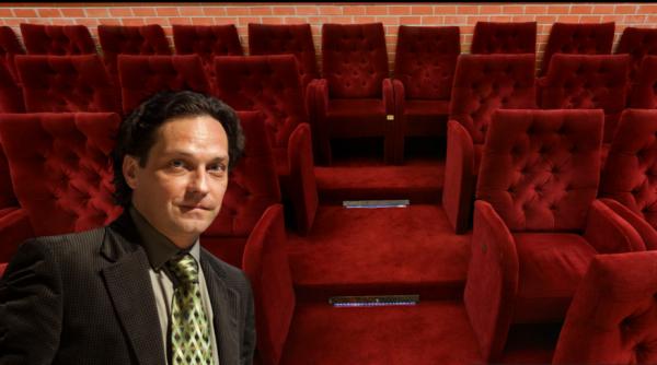 mica problema la teatrul metropolis ce trebuie sa ti i