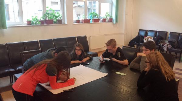 fii liber exprima te autentic un program al agen iei antidrog