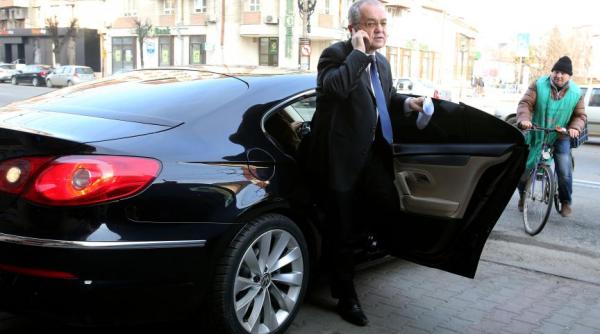 emil boc lauren iu reghecampf la cu ite e mic atat la propriu cat si la figurat