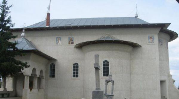 un primar i a facut biserica in propria curte