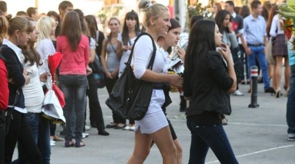 o noua materie pentru elevi i studen i adoptata tacit de deputa i