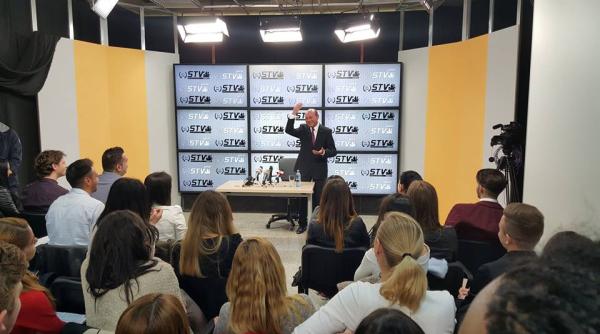 traian basescu iritat de o intrebare legata de elena udrea de ziua femeii