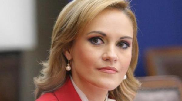 firea  cred ca in primaria capitalei trebuie sa facem curatenie de jos pana sus