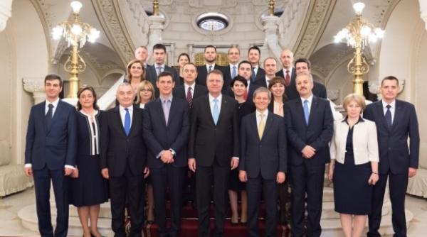guvernul ciolos are 7 ministri pe care ponta nu i ar fi tinut cine spune asta