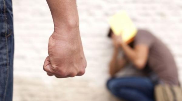 revoltator elevi batu i cu bestialitate de tatal unui coleg