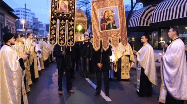 icoana fereastra spre dumnezeu la biserica icoanei din capitala