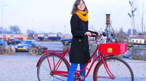 poveste unei tinere romance care a ajutat la transformarea amesterdamului