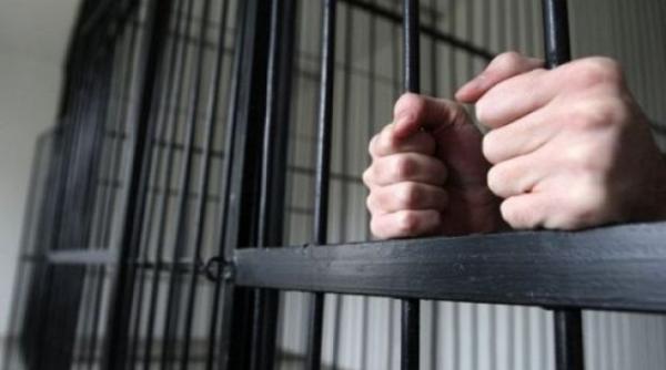 un de inut s a spanzurat la penitenciarul rahova