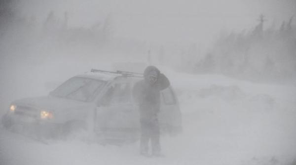 vremea face ravagii oameni inzapeziti in plina primavara