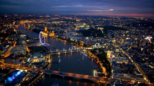 destina ii cu lipici in 2016 pentru turi ti